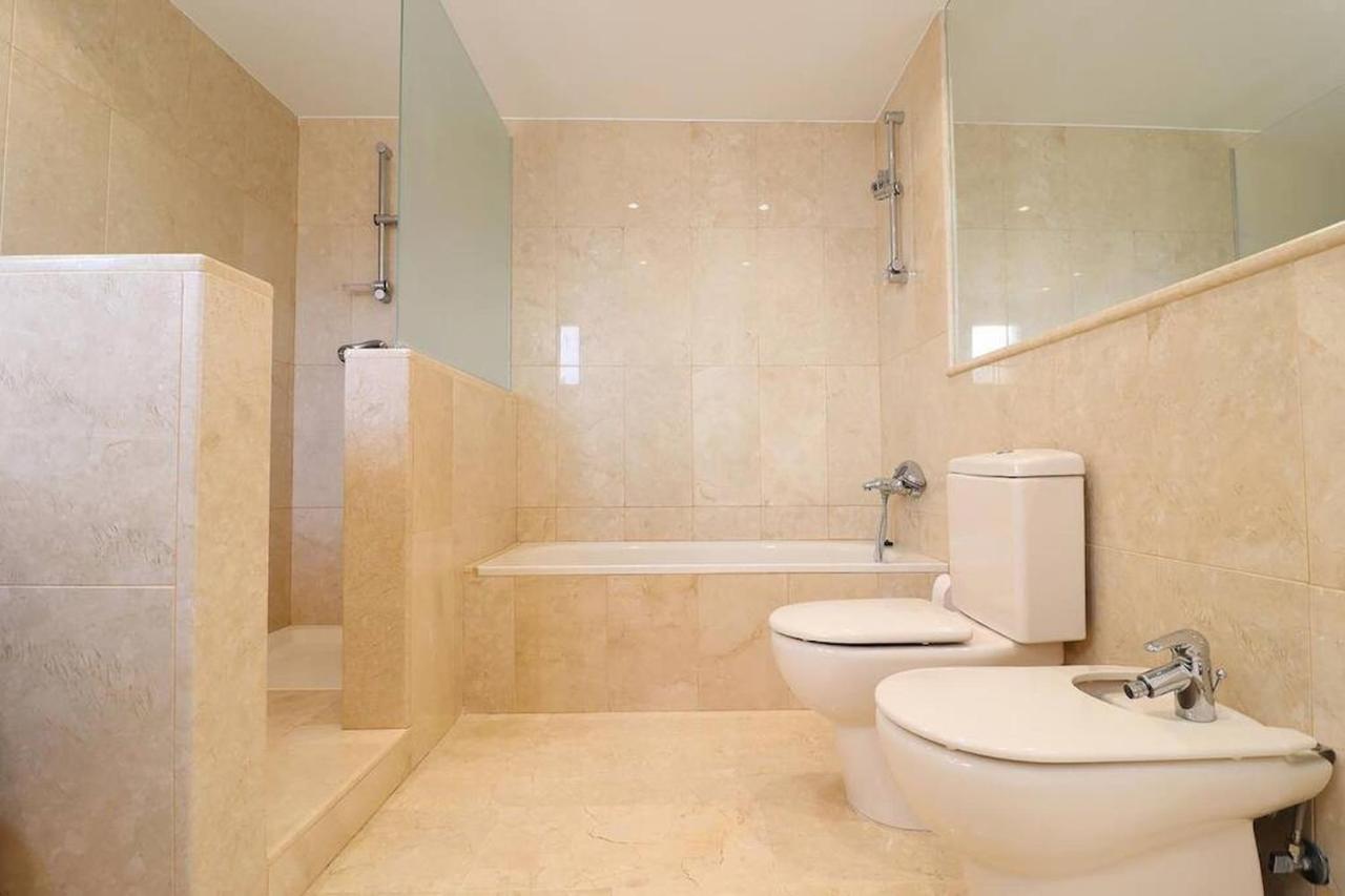 Amazing 3Bedroom Flat With Seafront Views & Pool By Sharingco Марбеля Екстериор снимка